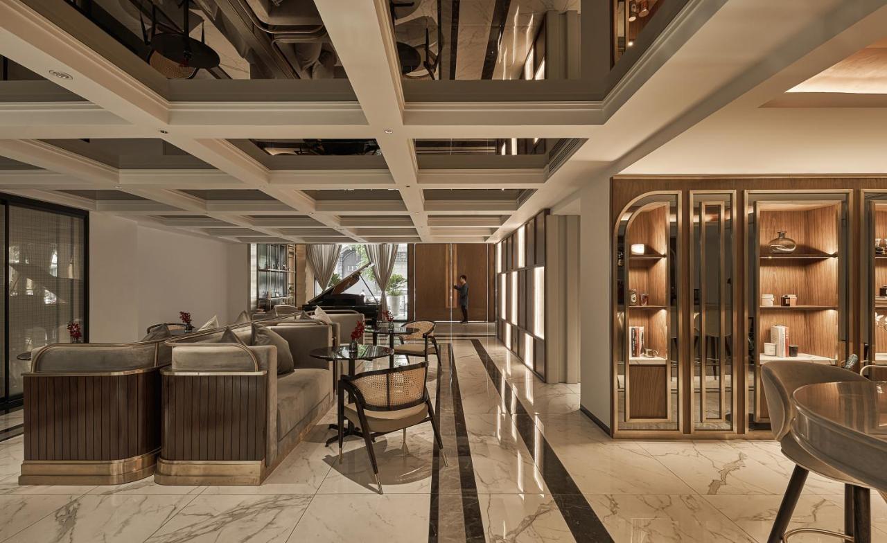 ホテル La Siesta Premium Saigon ホーチミン市 エクステリア 写真 The lobby of the hotel