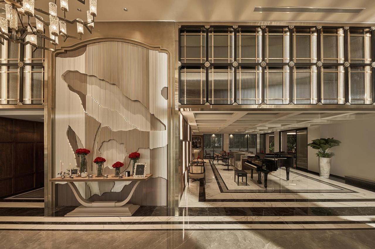 ホテル La Siesta Premium Saigon ホーチミン市 エクステリア 写真 The lobby of the hotel