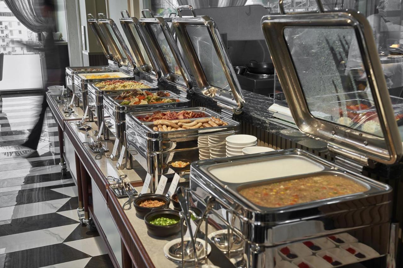 ホテル La Siesta Premium Saigon ホーチミン市 エクステリア 写真 A buffet