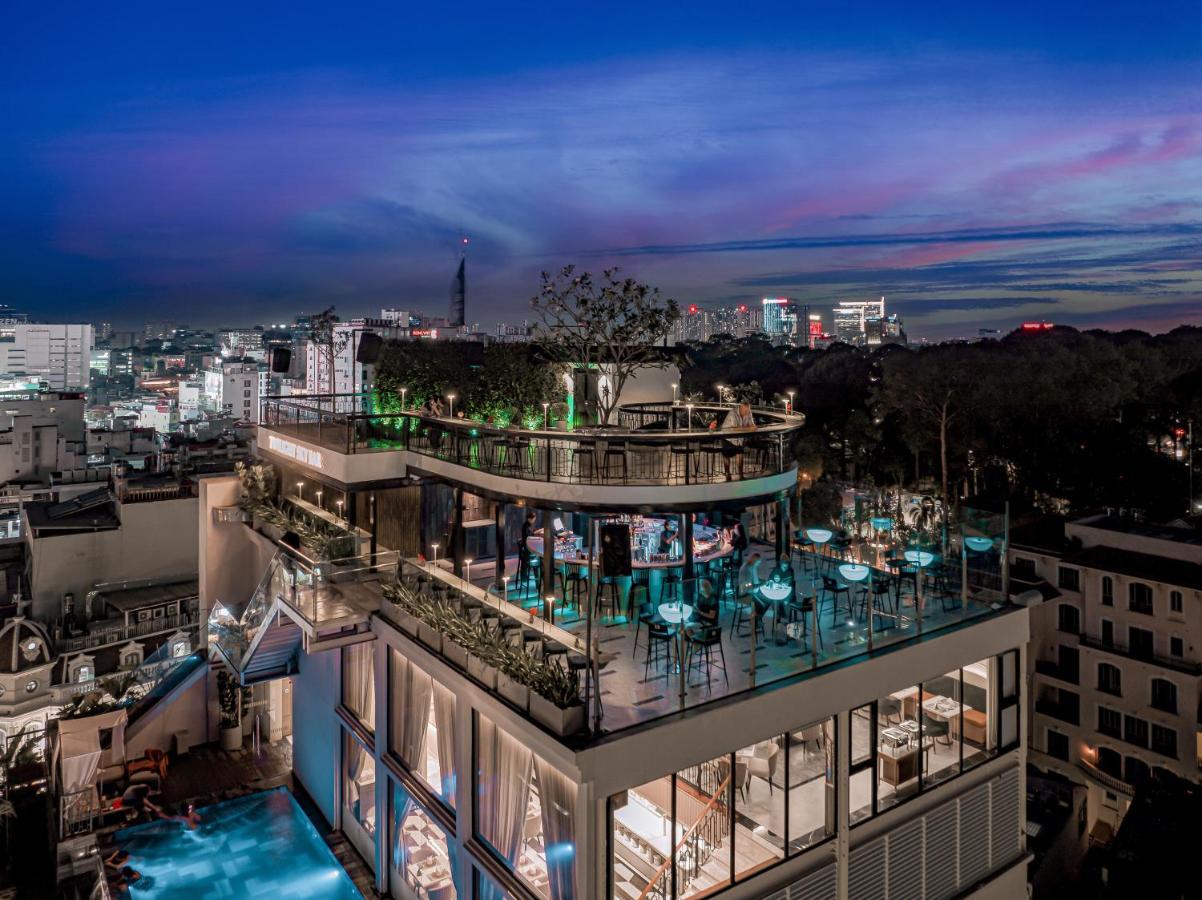 ホテル La Siesta Premium Saigon ホーチミン市 エクステリア 写真 The rooftop bar at the Mandarin Oriental, Paris