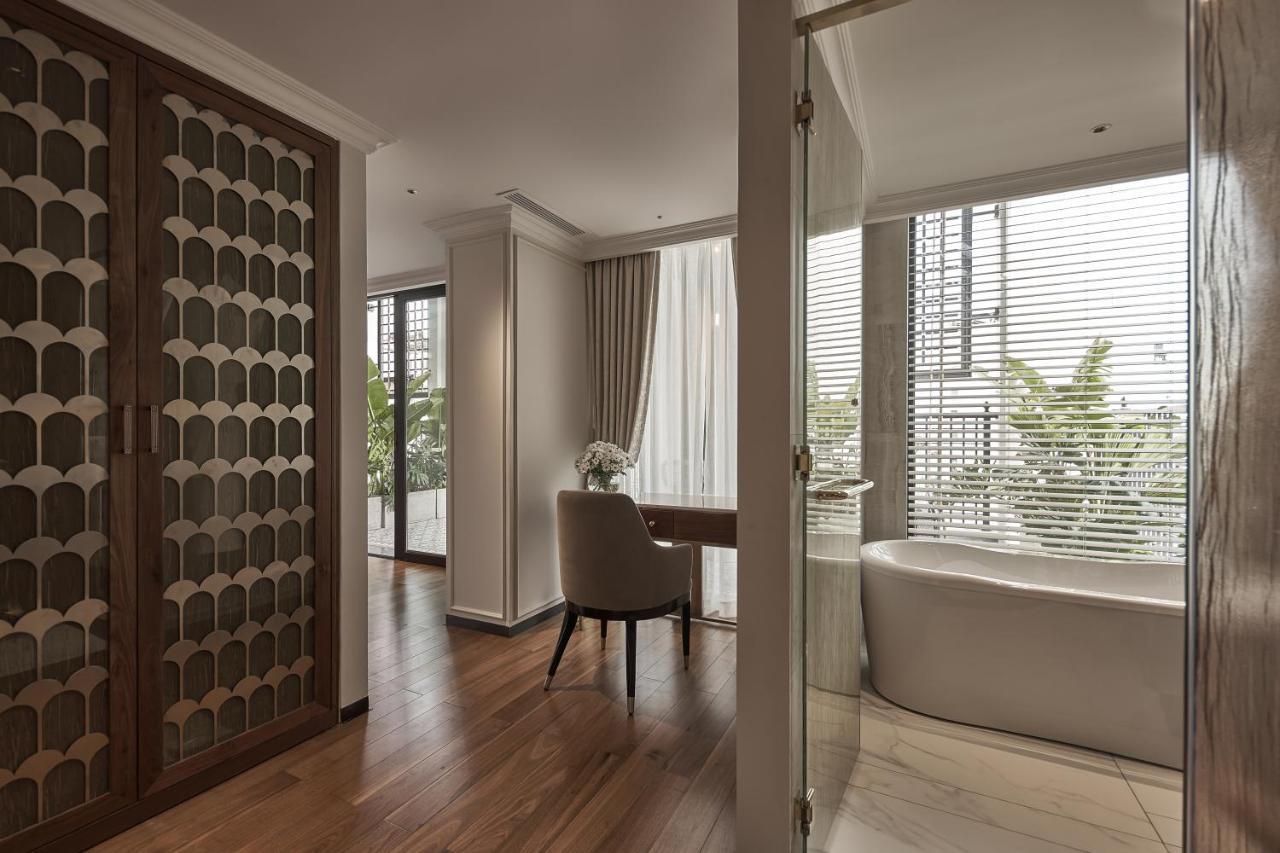 ホテル La Siesta Premium Saigon ホーチミン市 エクステリア 写真 A bathroom in a hotel